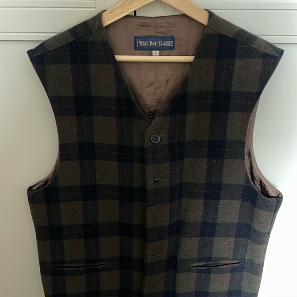 Plaid Button-Up Vest - Picture 5 of 5